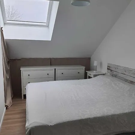 Casa de Férias Rural 3 épis Aux Pieds Des Ar'den - 1 Isolée Et 2 Dans Hall De Nuit - 34 Rue Du Château à 5564 Wanlin - 4 Adultes Et 2 Enfants *