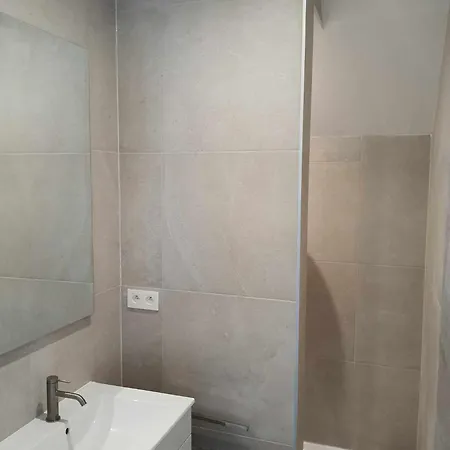 Rural 3 épis Aux Pieds Des Ar'den - 1 Isolée Et 2 Dans Hall De Nuit - 34 Rue Du Château à 5564 Wanlin - 4 Adultes Et 2 Enfants *